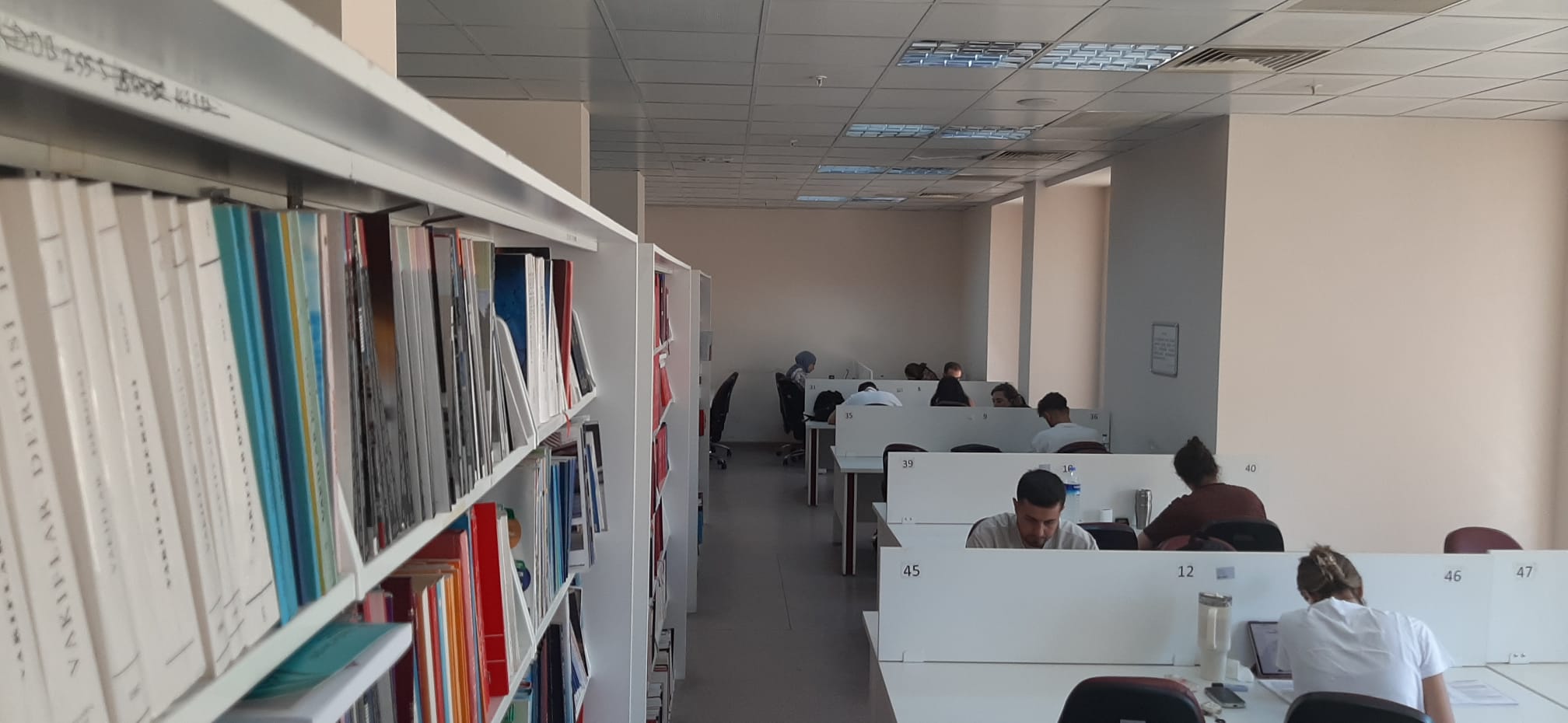 BU KÜTÜPHANELERDE HİZMET VE ZAMAN SINIRI YOK 