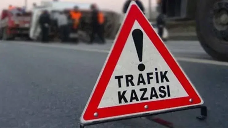 Antalya-Isparta yolunda yolcu otobüsü devrildi: 17 yaralı