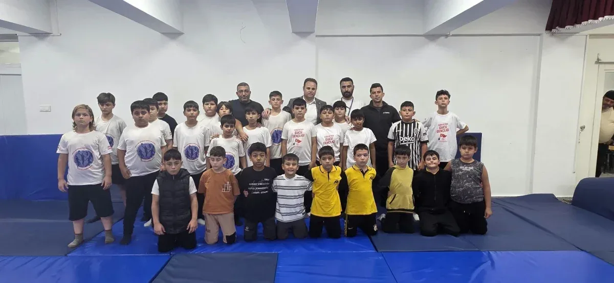 Kırıkkale'de öğrenciler güreşle spora kazandırılıyor